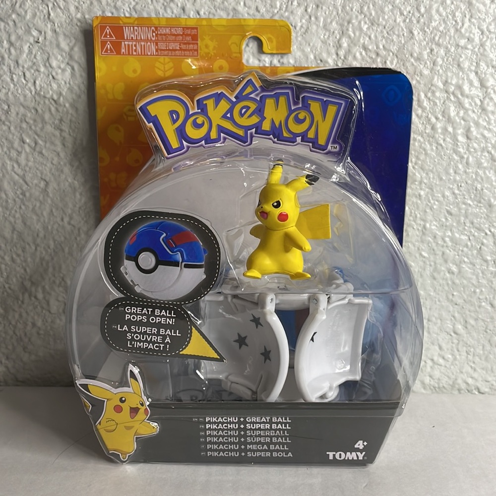 Tomy Pokémon poke ball pops open! (3 items total)